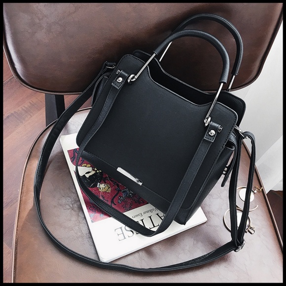 #NEW BERLIN Handbag B - Picture 4 of 8